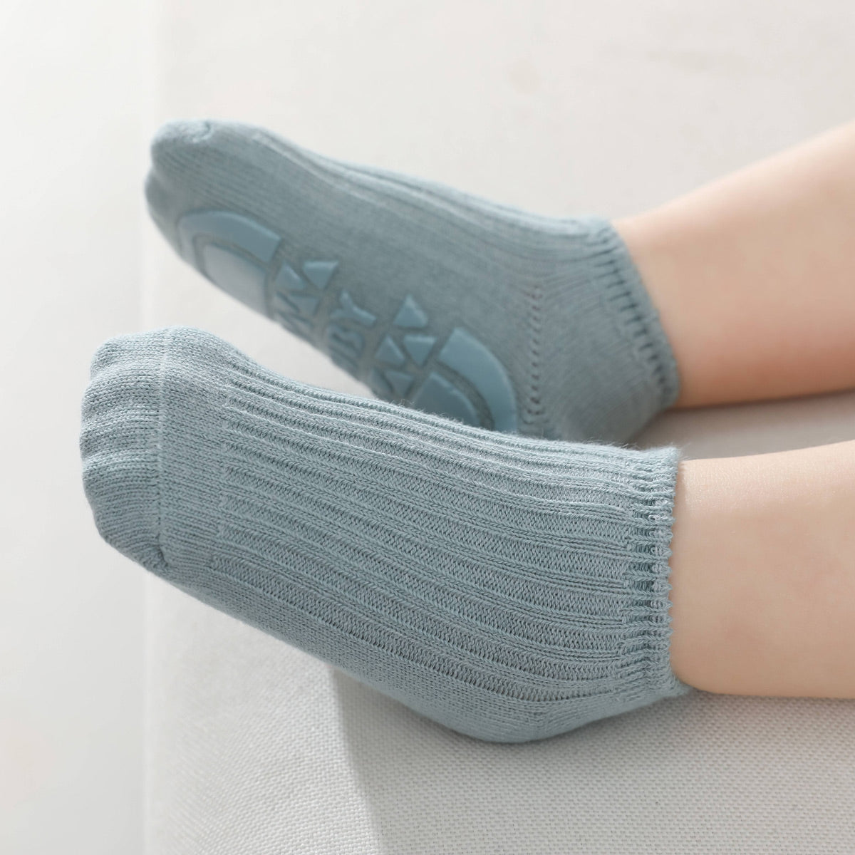 Lot De 4 Chaussettes De Yoga Gaiam Antidérapantes – Sans Bout, Noir, Taille S/M Femme