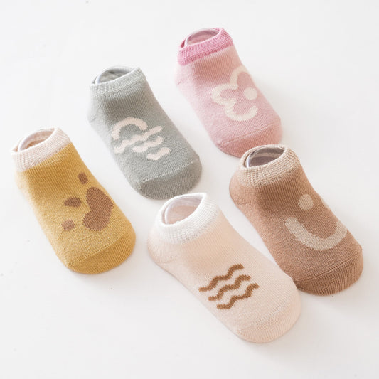 What types of socks are best for toddlers with eczema?