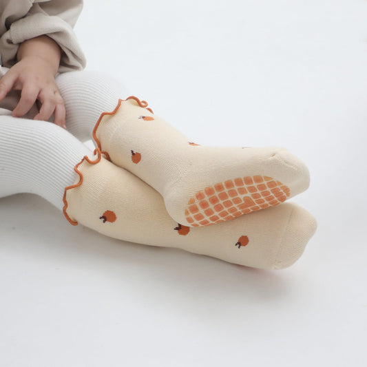 How to ensure grip socks are comfortable for babies all day?