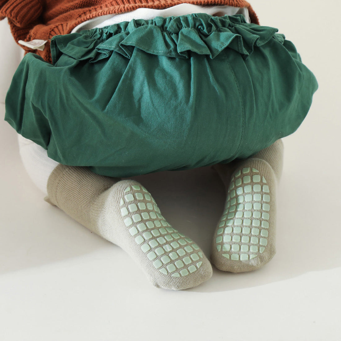 What are the signs that a toddler's shoes no longer fit properly?
