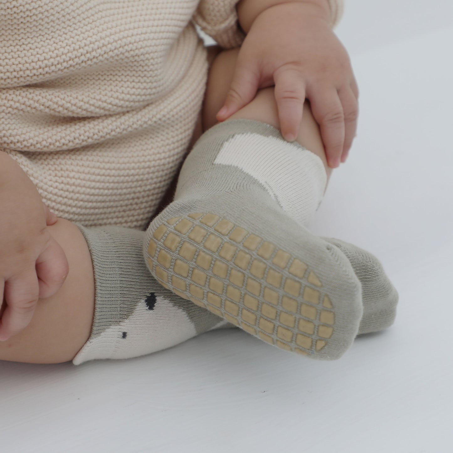 New- Bears & Ducks- 4 Pairs of Stay-On Baby & Toddler Non-Slip Socks