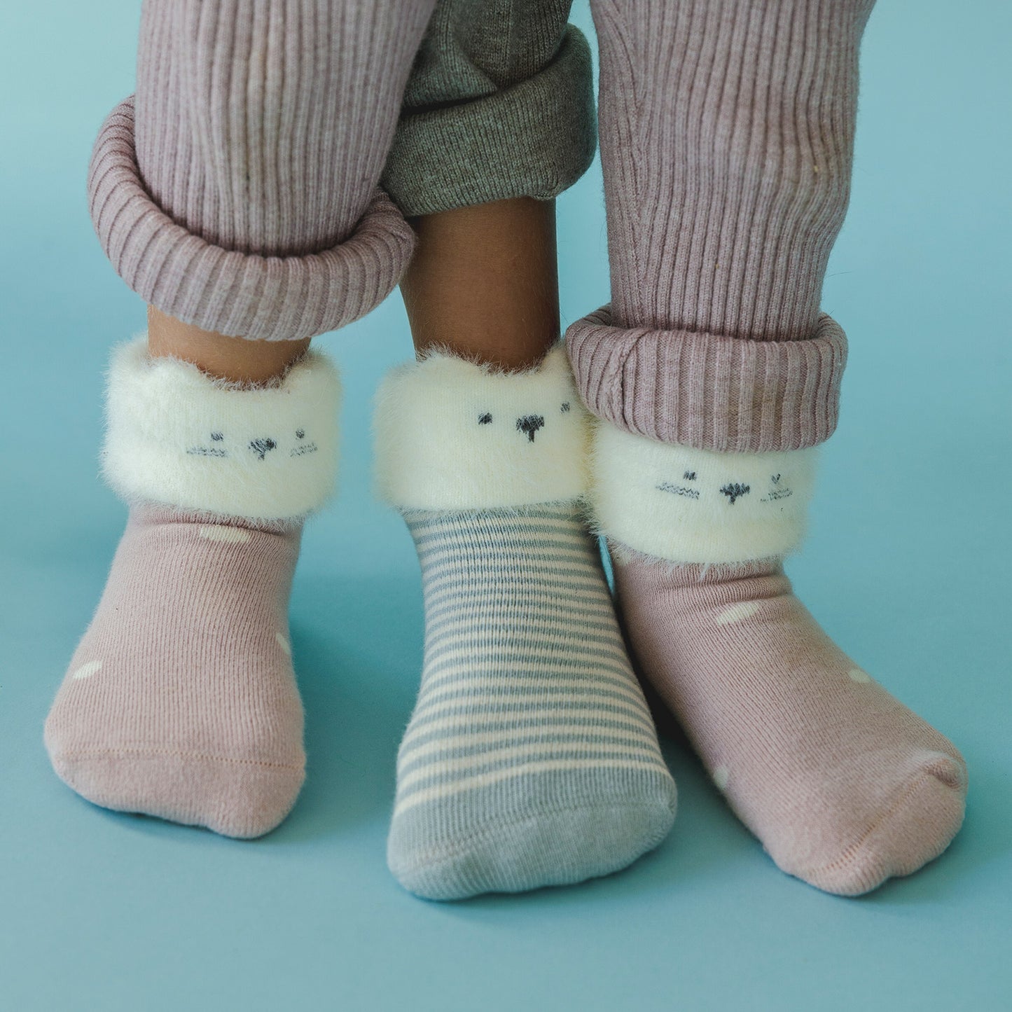 Neu - Katze lernt Formen - Mädchen, extra warm - 4 Paar rutschfeste Socken für Babys und Kleinkinder