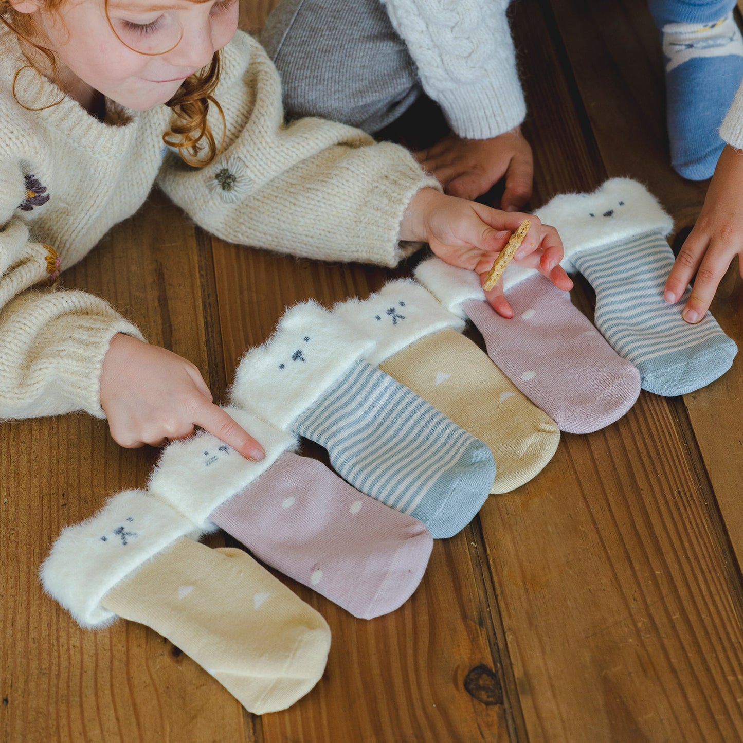 New- Cat Learns Shapes- Girl, Extra Warm- 4 Pairs of Stay-On Baby & Toddler Non-Slip Socks