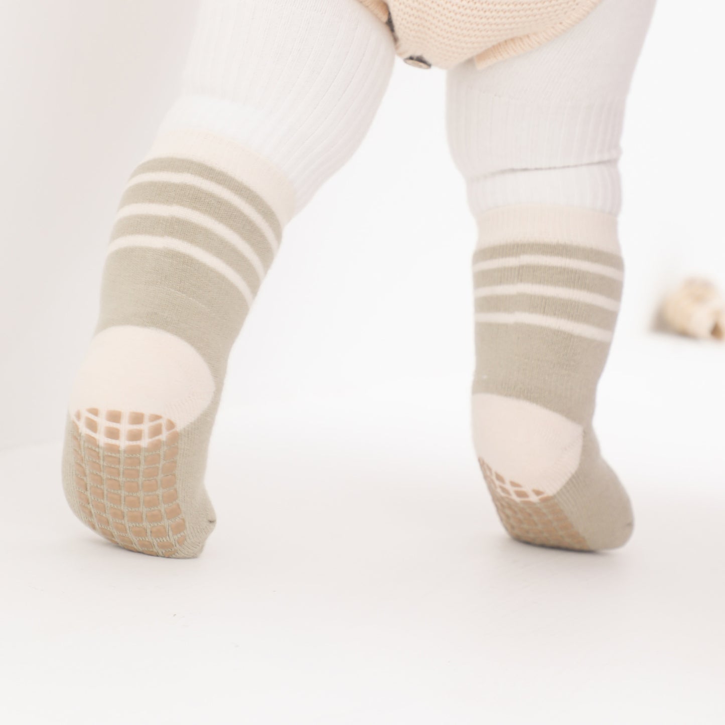 New-Mini Ear- Extra Warm - 4 Pairs of Stay-On Baby & Toddler Non-Slip Socks