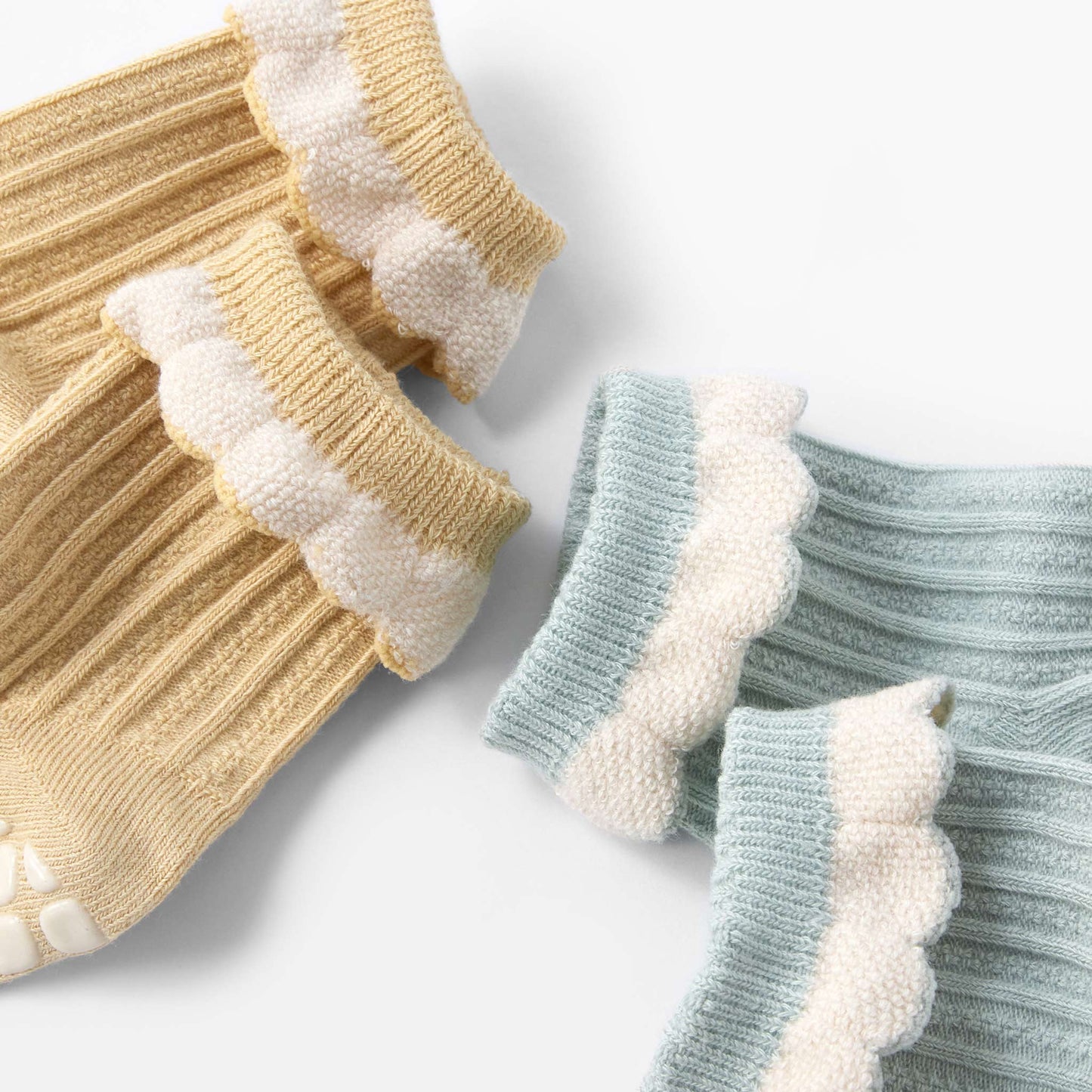 Nouveau - Let's Dance - 4 paires de chaussettes à picots antidérapants pour jeune enfant
